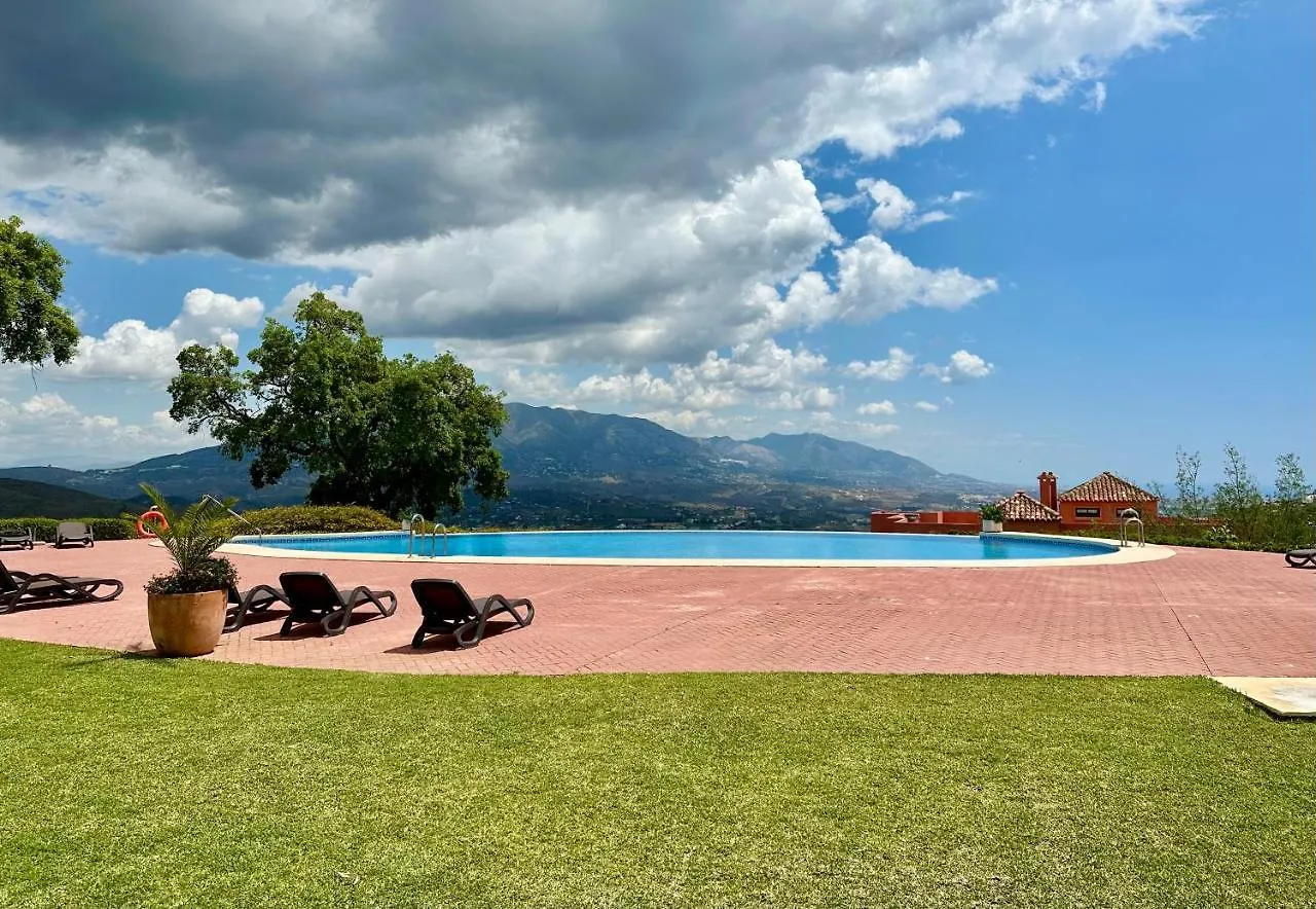 Bright Apartment In The Hills Of Elviria Málaga 0*,  Spanien