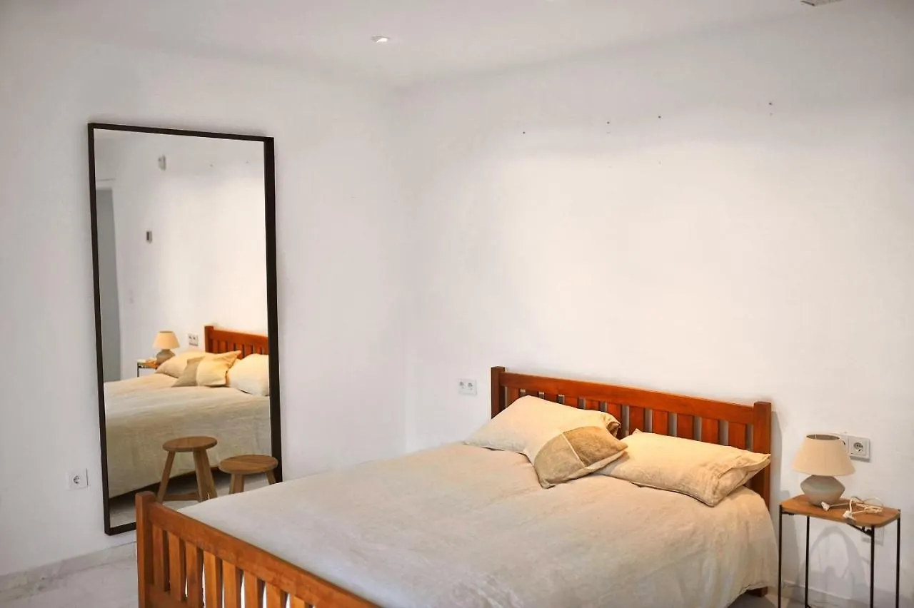 Bright Apartment In The Hills Of Elviria Malaga