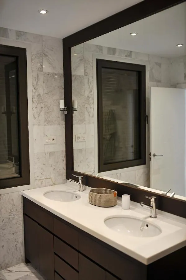 Bright Apartment In The Hills Of Elviria Malaga